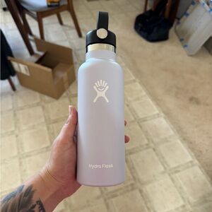 Hydro Flask Pastel Purple Bottle with Black Lid
